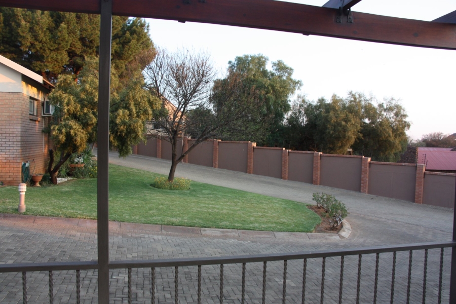2 Bedroom Property for Sale in Langenhovenpark Free State